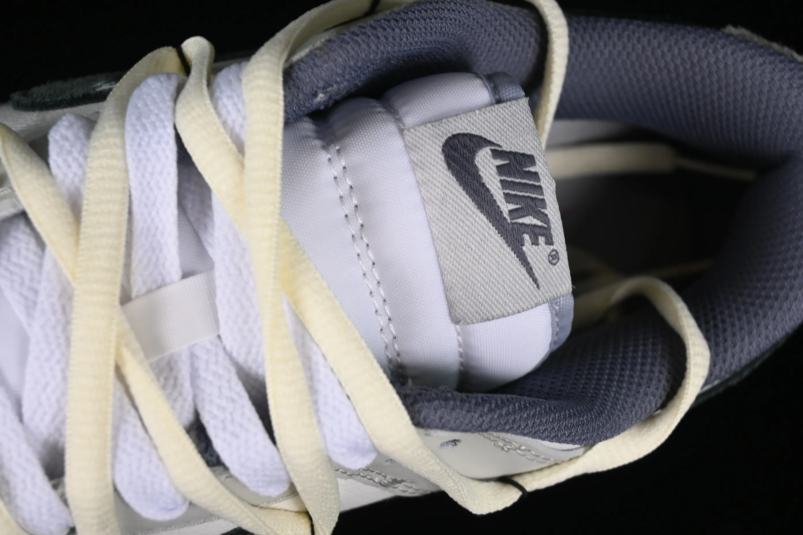 All Categories Nk SB Dunk Series Nk SB Dunk Low Low-top sneakers Nk Dunk Low SE Bubble Jellyfish Gray Island SB strap low-top casual sneakers FJ4188-100